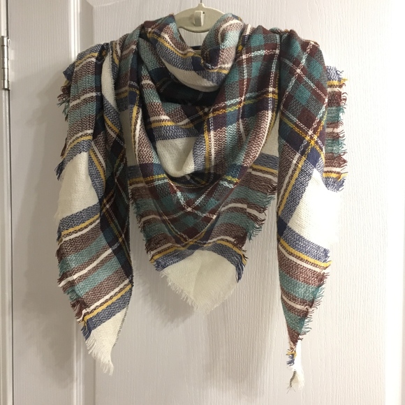 NWT Plaid Blanket Scarf Wrap - Picture 7 of 7